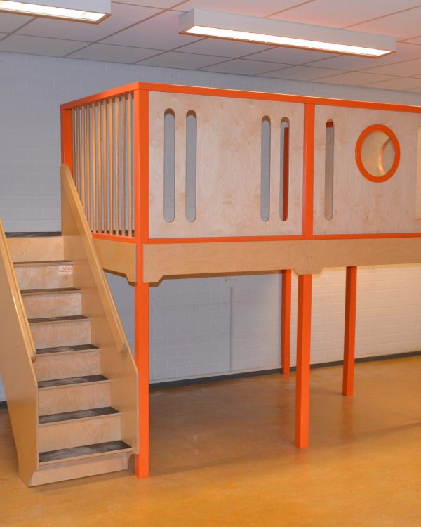 Speelwerkverdieping trap links 02